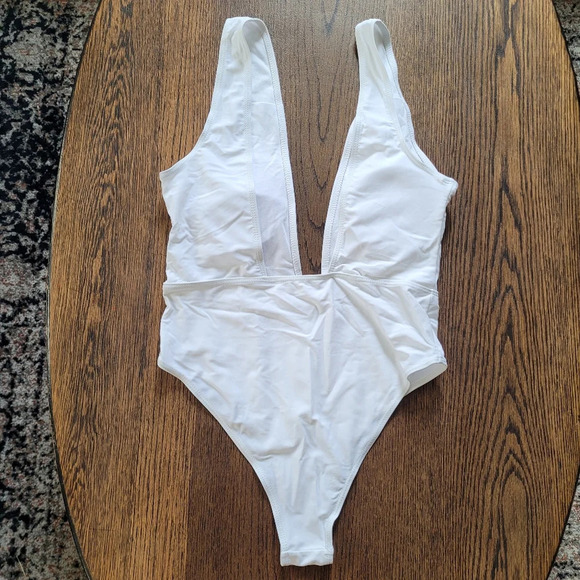 Zaful Swim White Plunging Neckline One Piece Swimsuit Size Women's 8 Large - Picture 2 of 9